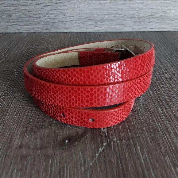 Chicos Skinny Belt Red Leather Faux Snakeskin Hammered Silver Rectangle Buckle L - Picture 2 of 7